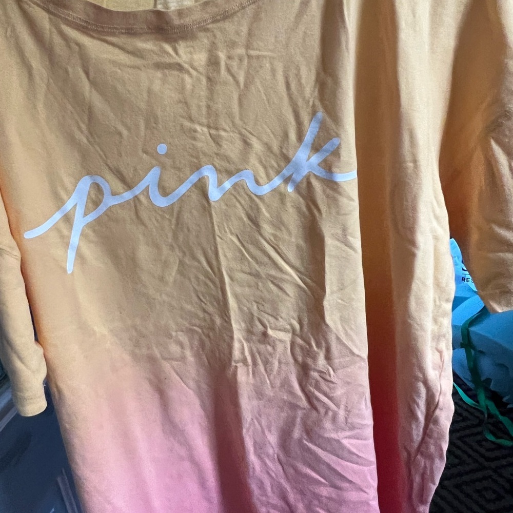 Pink   Victoria’s Secret t-shirt medium